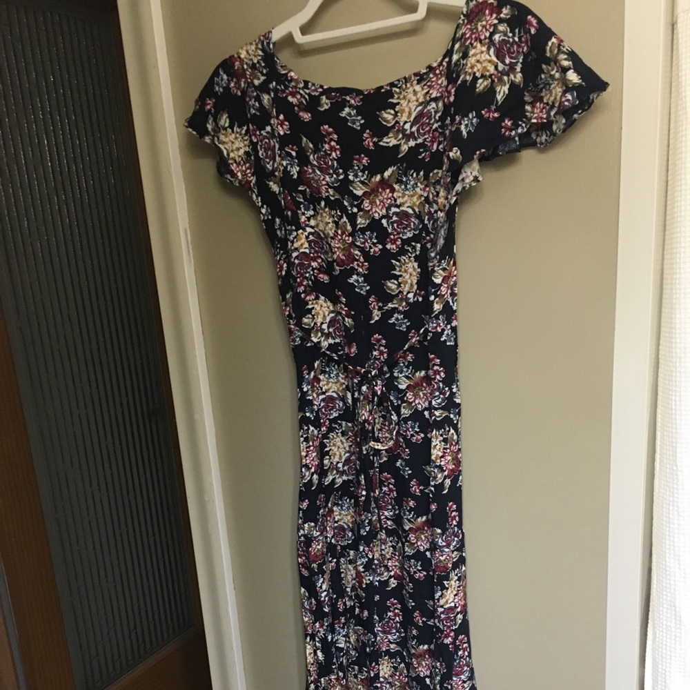Lovely navy blue floral dress size small